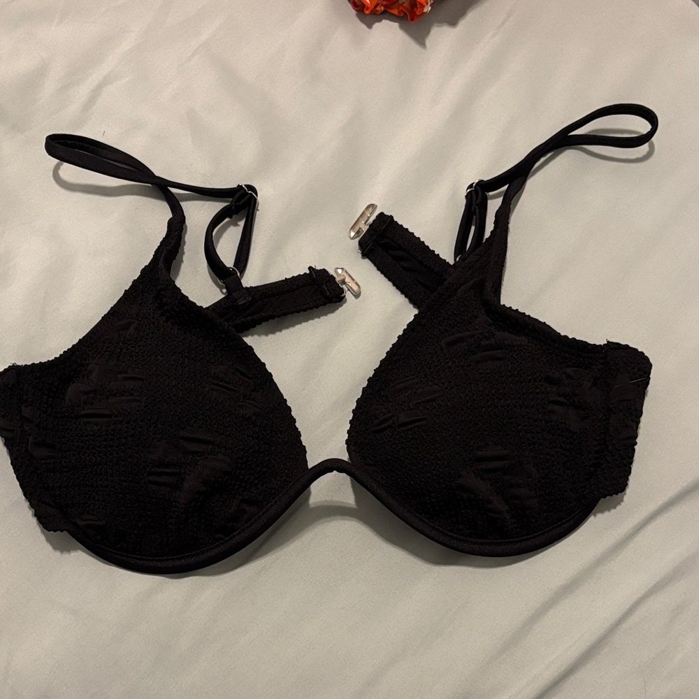 Elegant Black Underwire Bikini Top